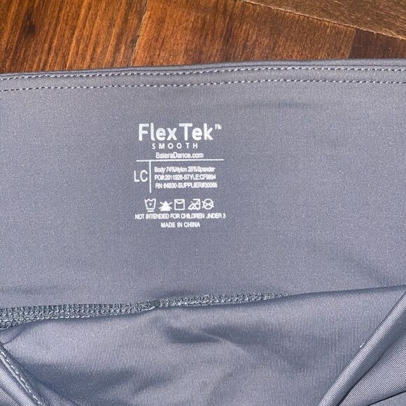 NWOT Balera Dance Girls FlexTek Smooth Shorts Size L - Picture 2 of 5